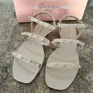 Victoria Adames Rivet Stud Jelly Sandals Nude Size 7 NIB Light Beige Flatts